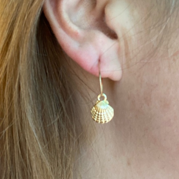 NEW!💙💎ADORABLE! SEASHELLS! DROP EARRINGS!💎💙GOLD💛TONE FREE GIFT & GIFT WRAP! - Picture 3 of 6